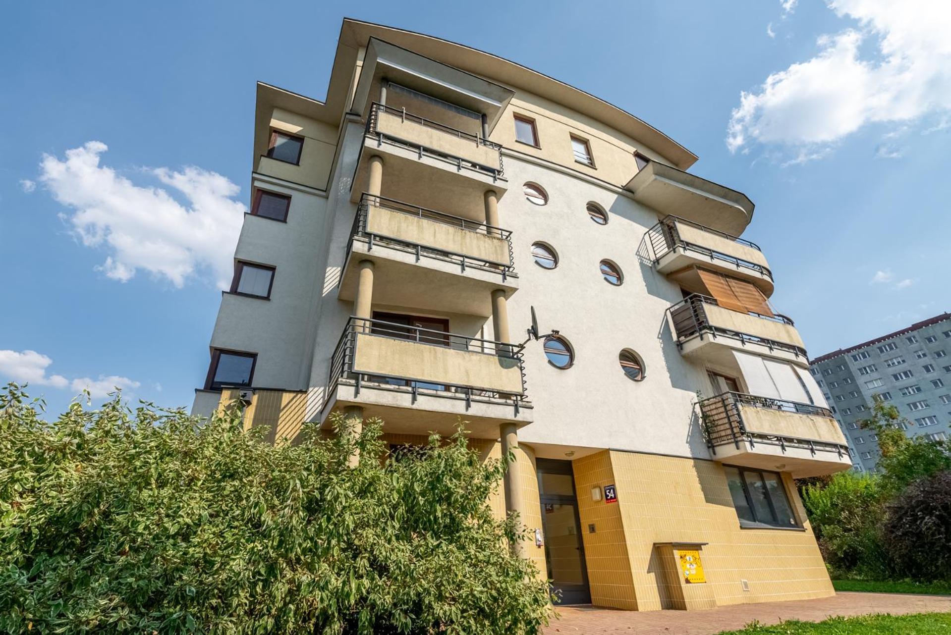 Regnum Noctis, Atlas Arena & Zoo Orientarium Apartment